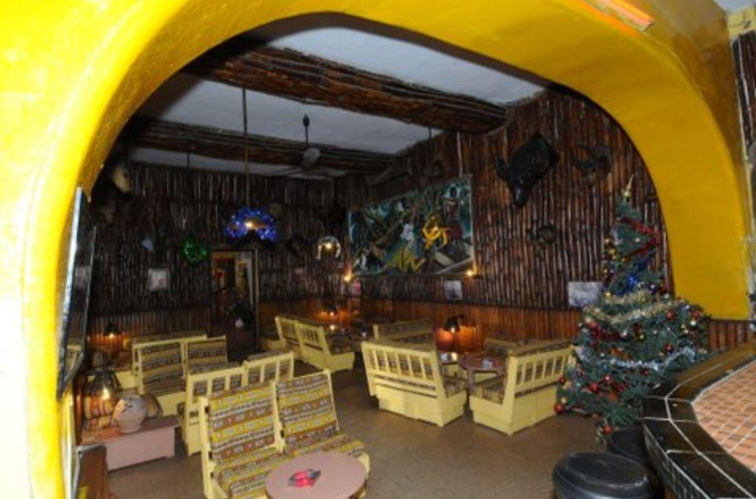 Hotel De La Poste Сент Луис Екстериор снимка